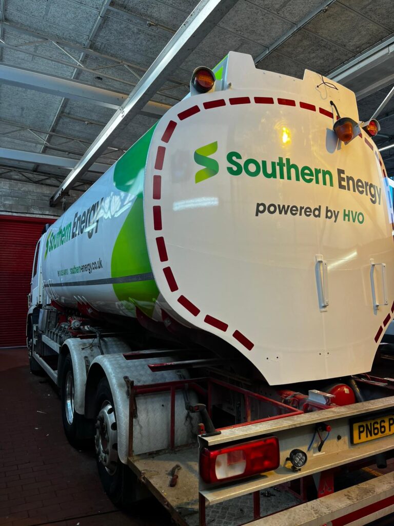 Fuel tanker with vinyl full wrap graphics for Southern Energy, the tanker used to be blue